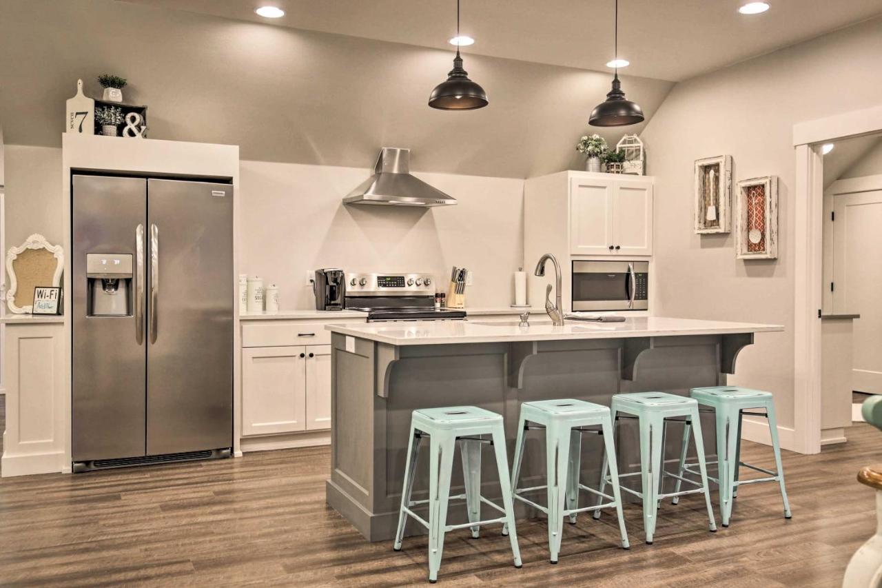 Chic Farmhouse With Creek In Heart Of Wine Country! МакМинвил Екстериор снимка